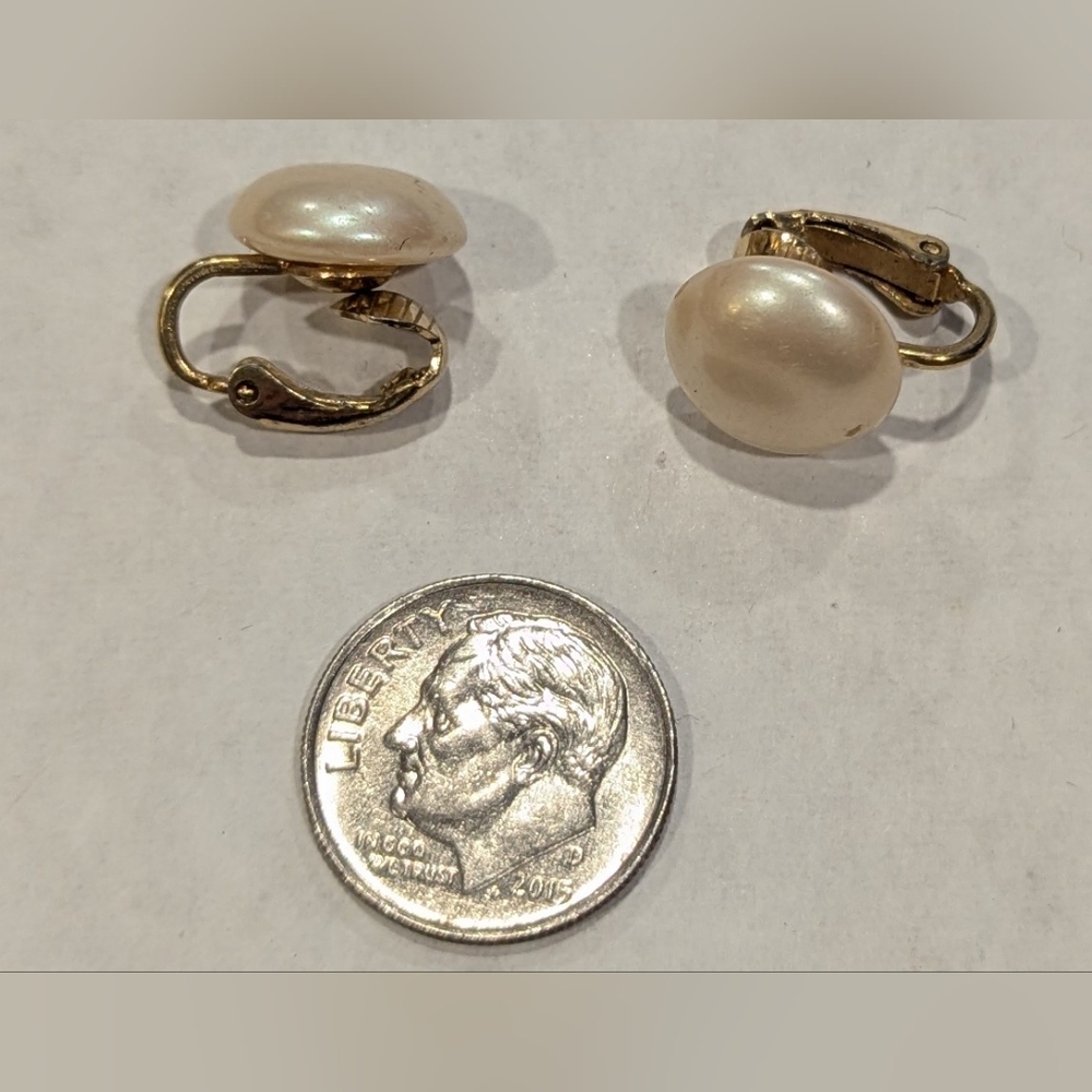 Faux Pearl Clasp Back Earrings